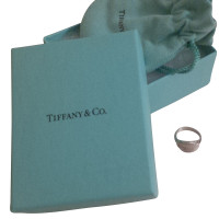 Tiffany & Co. "Return to Tiffany" ring