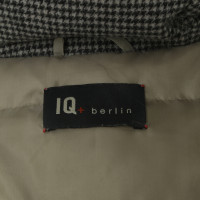 Iq Berlin Jacke in hellem Khaki 