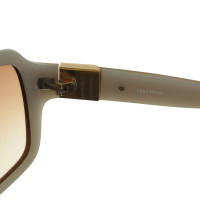 Vera Wang Sunglasses in white