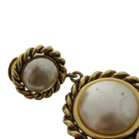 Moschino Ohrringe mit Perlen