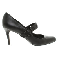 Hugo Boss pumps made of leather