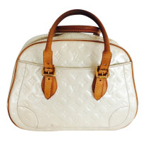 Louis Vuitton Handbag made of Monogram Vernis