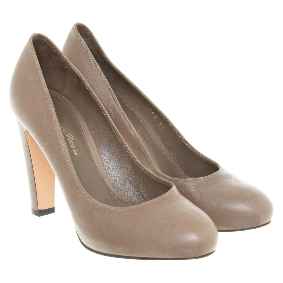 Gianvito Rossi Pumps in Taupe