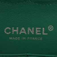 Chanel Classic Flap Bag Small aus Leder in Grün