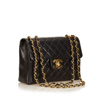 Chanel Jumbo Quilted lamsleer Flap Bag