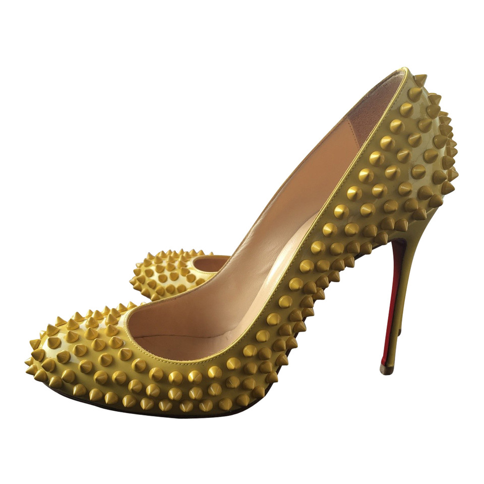 Christian Louboutin Pumps in Gelb