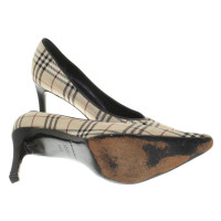 Burberry pumps with Nova-Check pattern