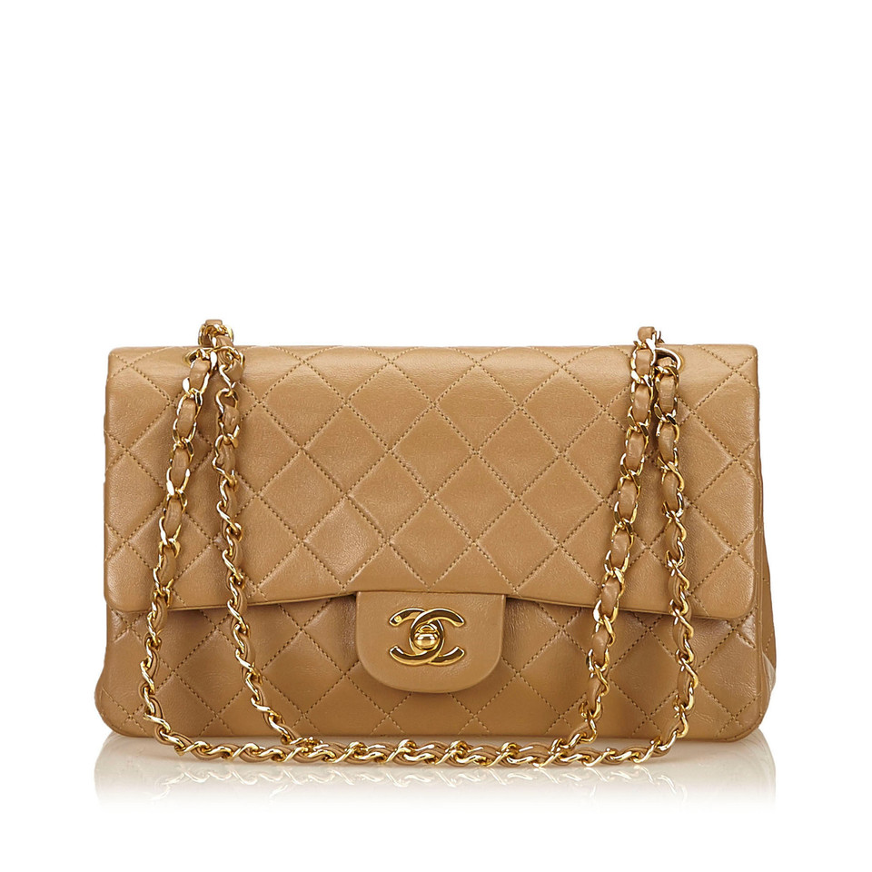 Chanel Peigne moyenne en agneau Classic Double Flap