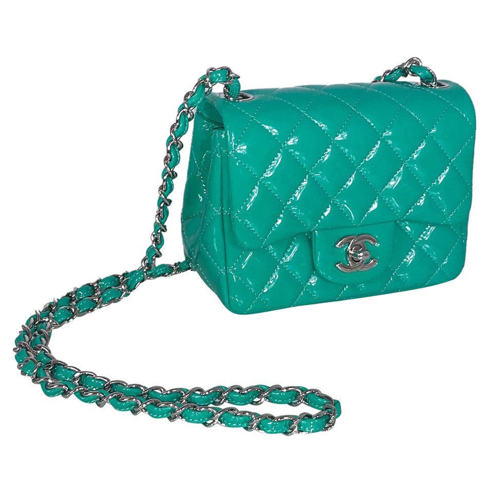 Chanel Flap Bag en Cuir verni en Vert