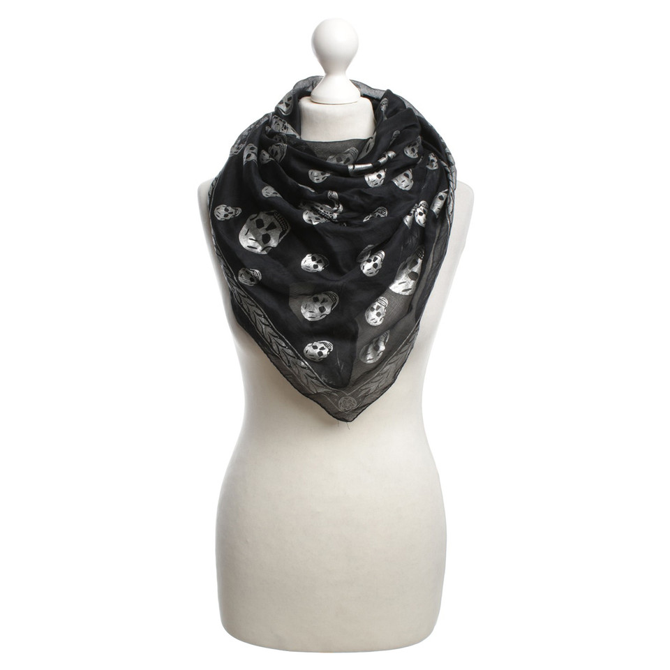Alexander McQueen Silk scarf in black / silver