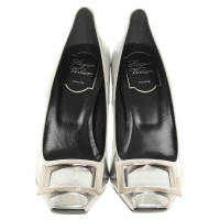 Roger Vivier Pumps/Peeptoes Patent leather in Silvery