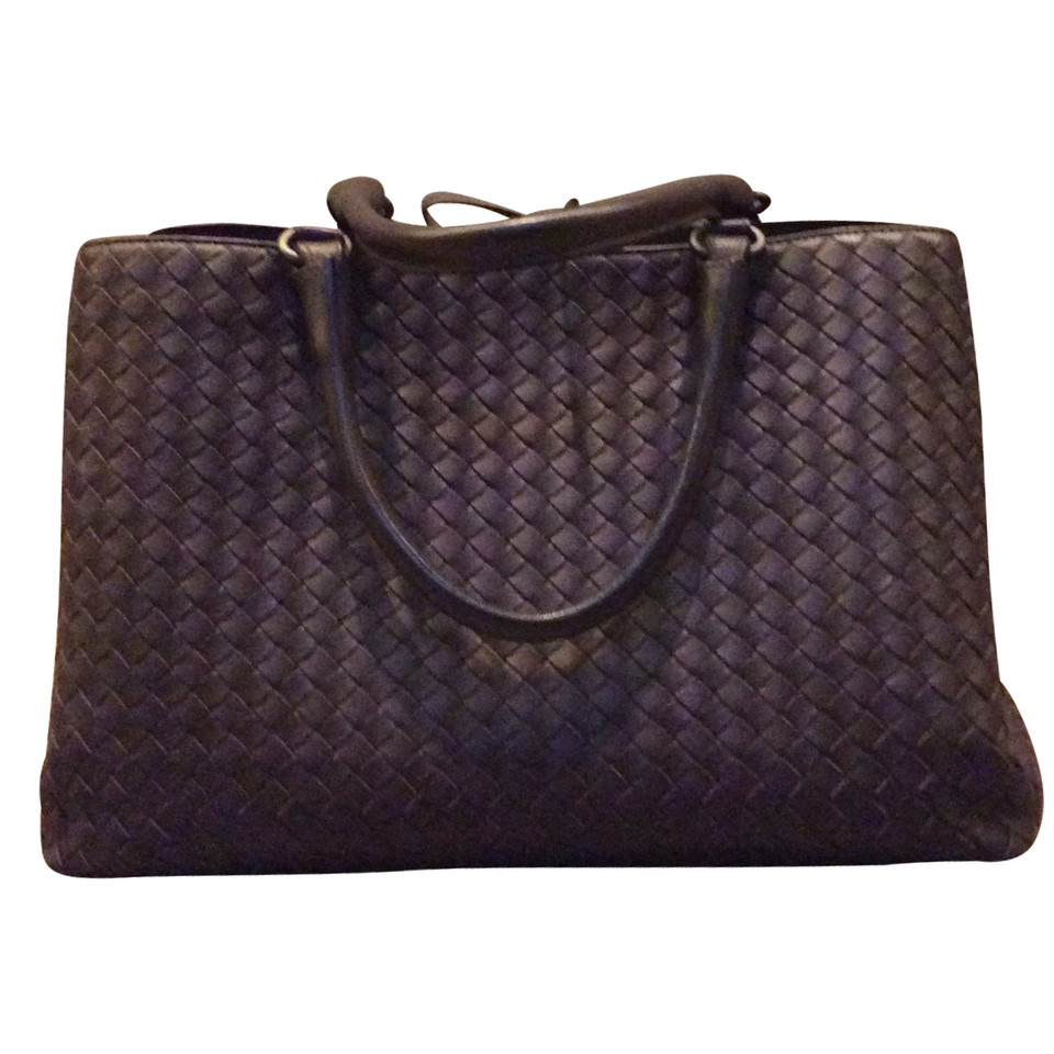 Bottega Veneta Handbag with Intrecciato braid pattern