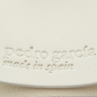 Pedro Garcia Key holder in white