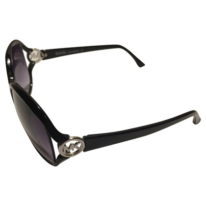Michael Kors Classic sunglasses