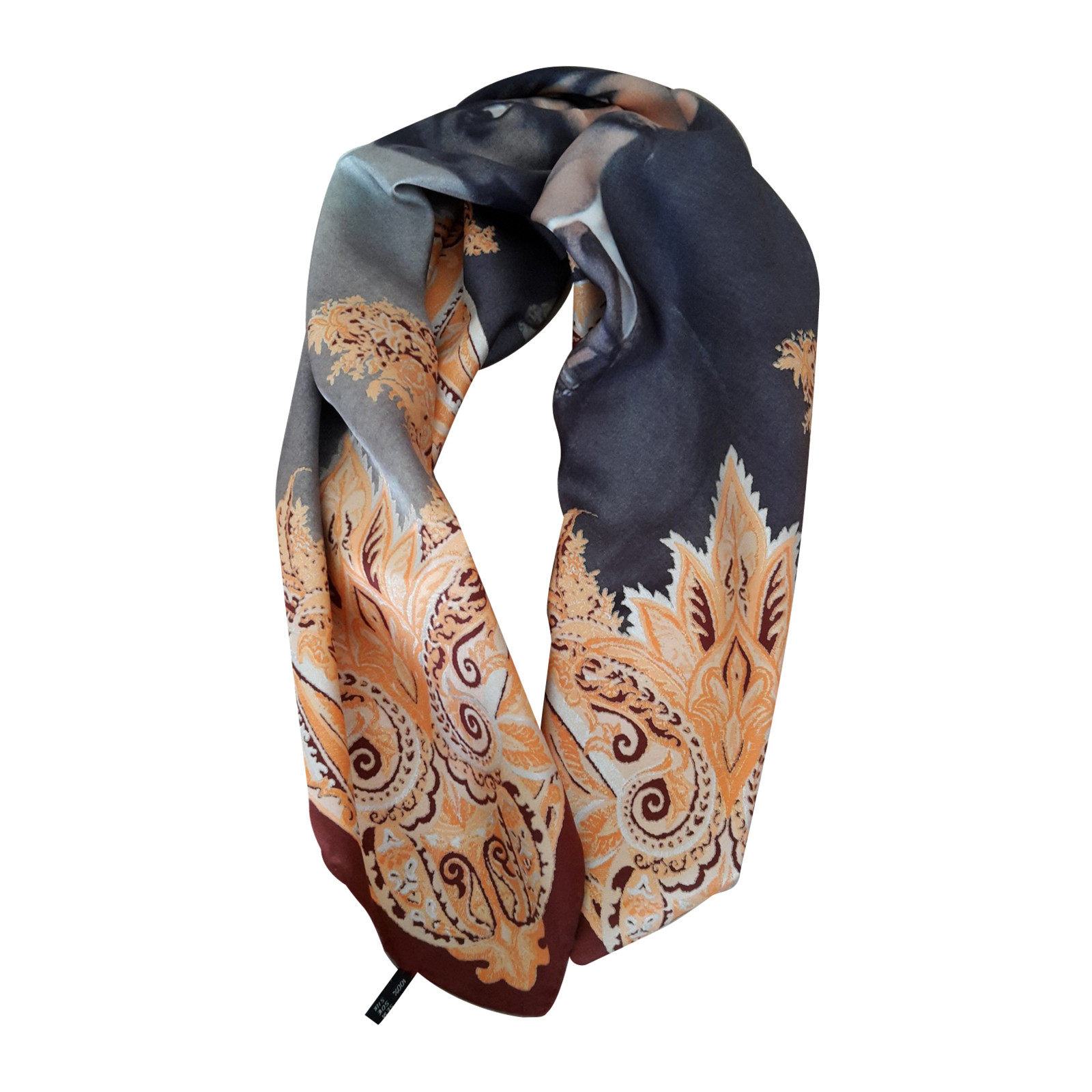 Ferre Foulard silk 100% - Second Hand Ferre Foulard silk 100% buy used for  120€ (2390523)