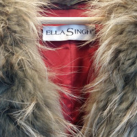 Ella Singh veste