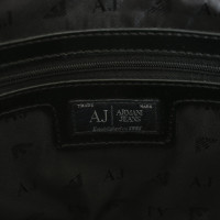 Armani Jeans Handtasche aus Lackleder in Schwarz