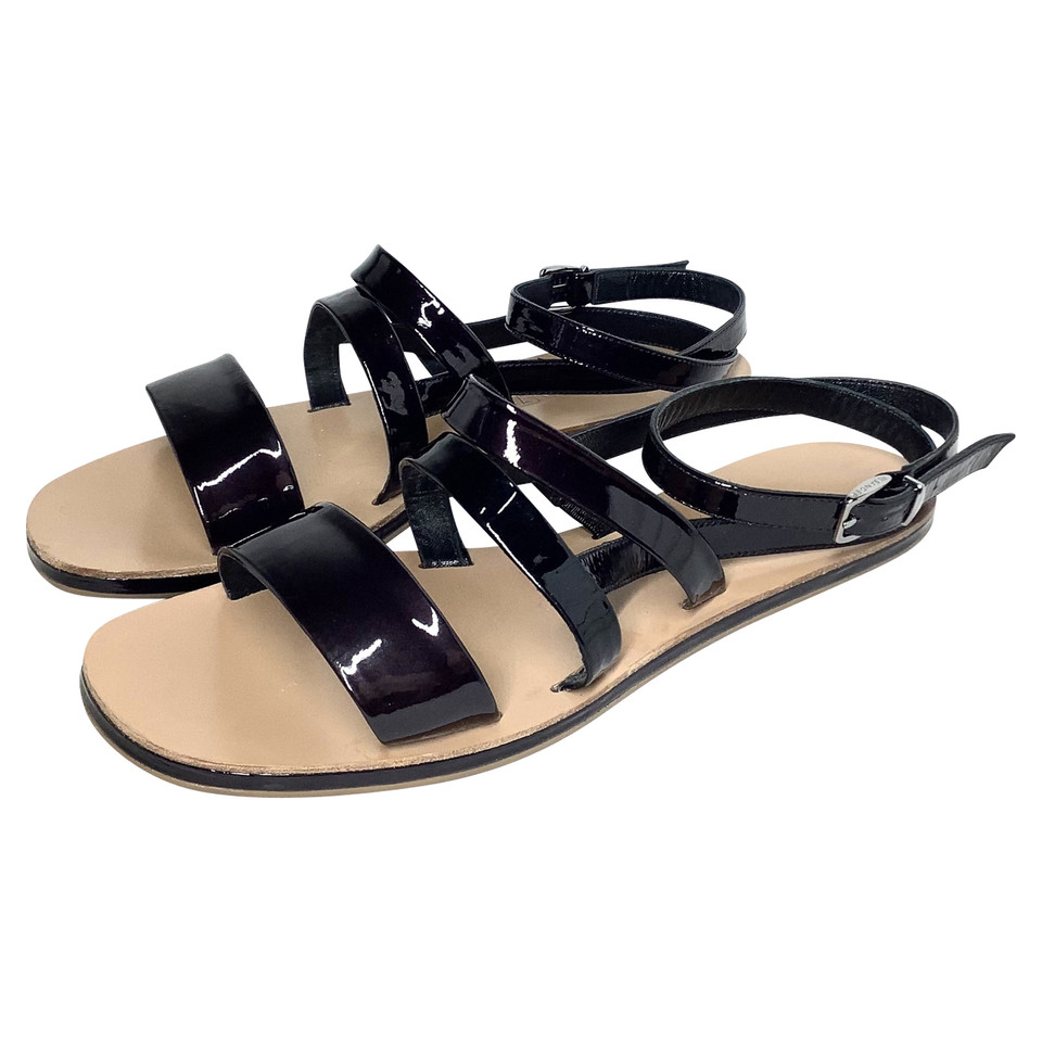 Jil Sander Sandalen aus Lackleder in Schwarz