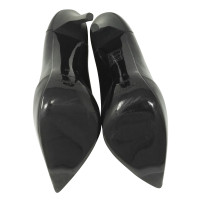 Burberry pumps in patent leather