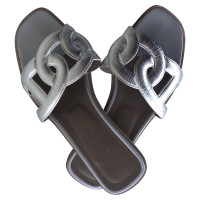 Hermès Sandalen aus Leder in Silbern
