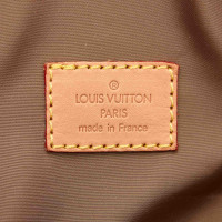 Louis Vuitton "Duffel Bag Géant attaquant"