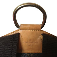 Louis Vuitton Montsouris Leer in Bruin