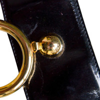 Moschino Gürtel aus Lackleder mit Ringen