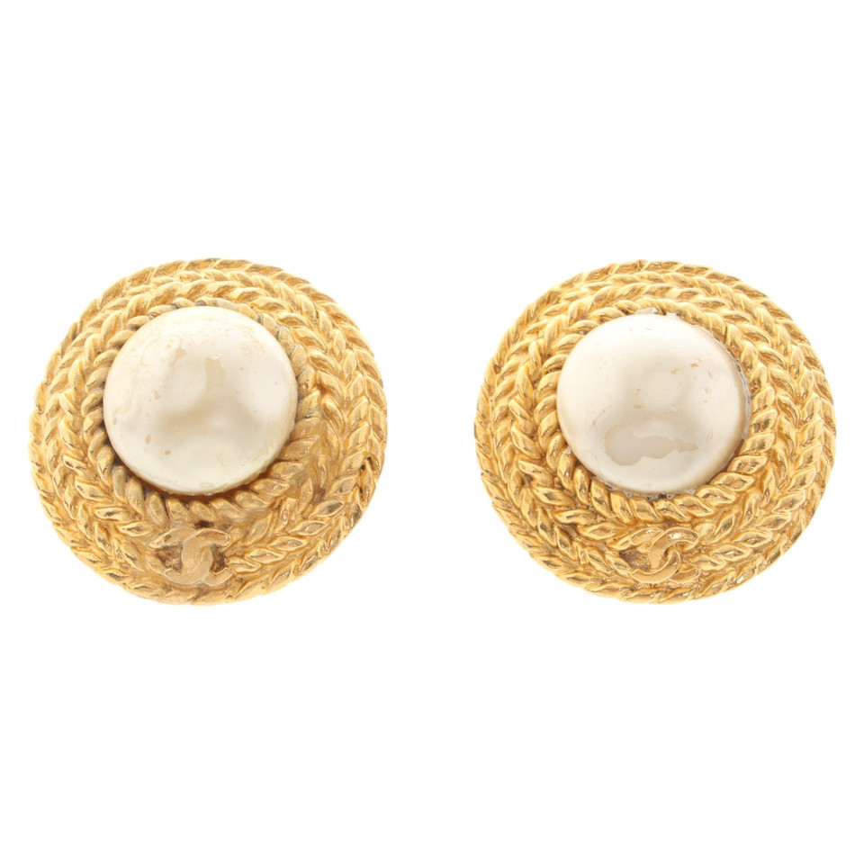 Chanel Earring in Gold
