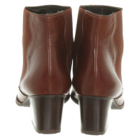 Stuart Weitzman Bottines en Cuir en Marron