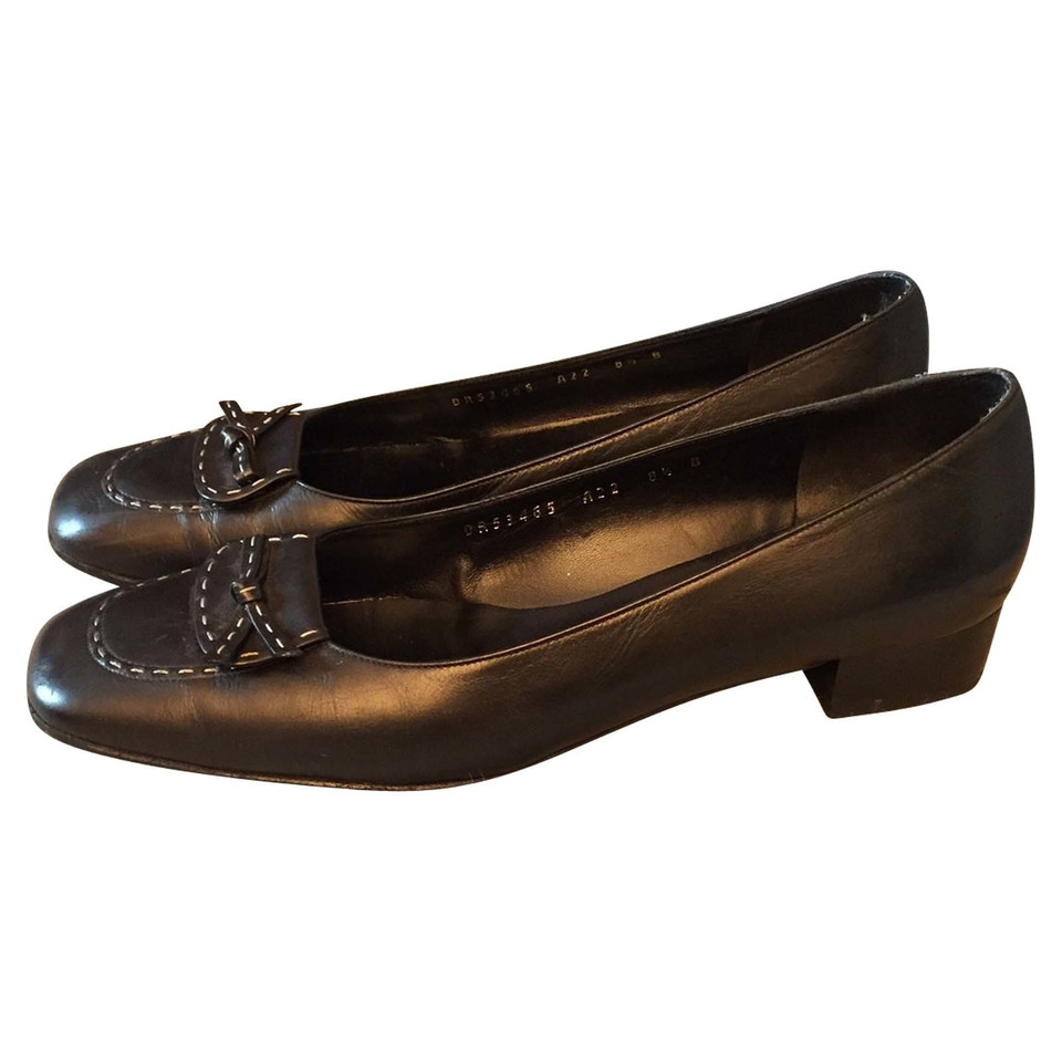 Salvatore Ferragamo Slippers/Ballerinas Leather in Black