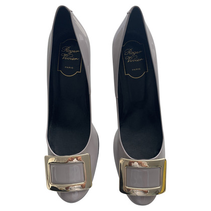Roger Vivier Pumps/Peeptoes Patent leather in Grey