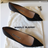 Manolo Blahnik pumps made of black satin