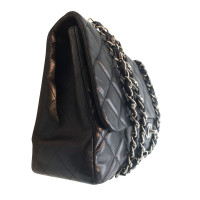 Chanel "Flap Bag Jumbo"