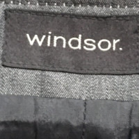 Windsor Jean rok met stolpplooi