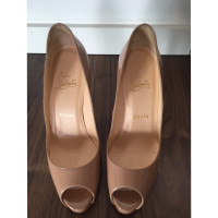 Christian Louboutin Very Prive Patent leather in Nude
