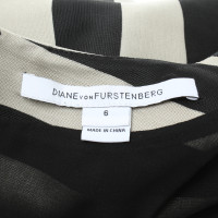 Diane Von Furstenberg robe Stripe