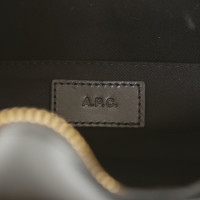 A.P.C. Umhängetasche aus Leder in Schwarz
