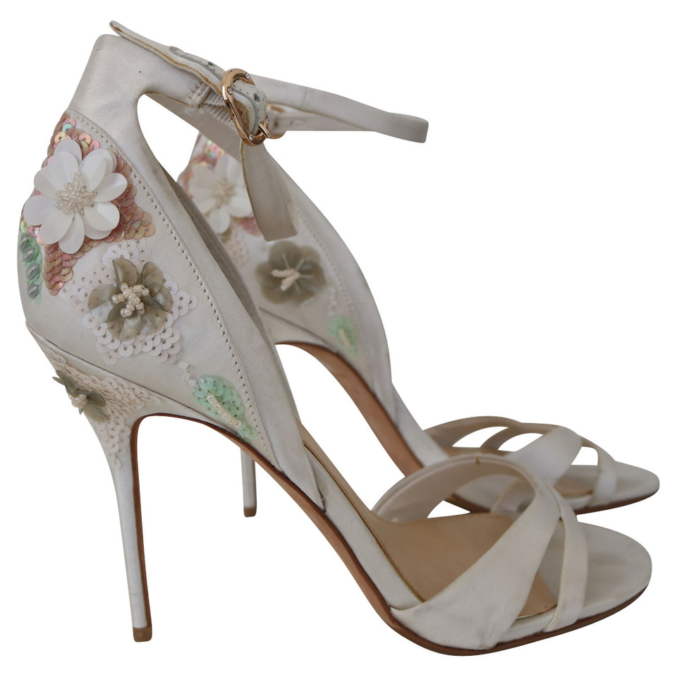 Vince Camuto Sandals in Cream