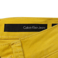 Calvin Klein Cordhose in Gelb