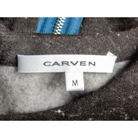 Carven robe