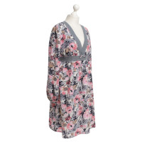 Manoush zijden jurk met een bloemmotief