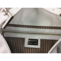 Fendi Baguette Bag Micro aus Leder in Weiß
