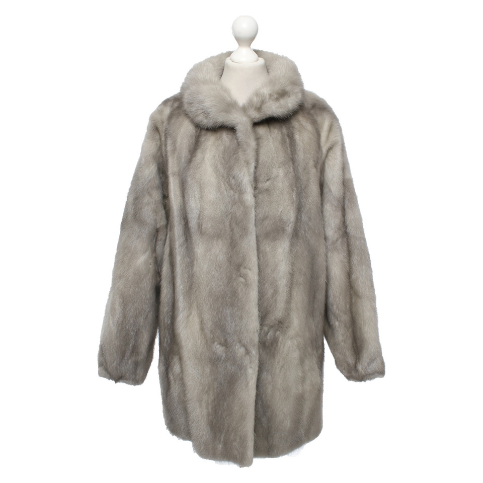 Saga Mink Jacke/Mantel aus Pelz in Grau