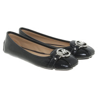 Michael Kors Slippers/Ballerinas Patent leather in Blue