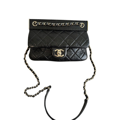 Chanel Flap Bag aus Leder in Schwarz