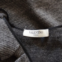 Valentino Garavani Tweed Kleid mit langen Armen
