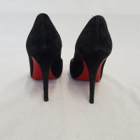 Christian Louboutin Zwart Suede pumps