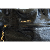 Miu Miu Handtasche aus schwarzem Lackleder