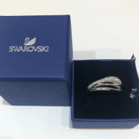 Swarovski anneau de couleur argent
