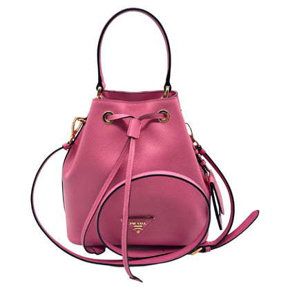 Prada Bucket Bag aus Leder in Rosa / Pink